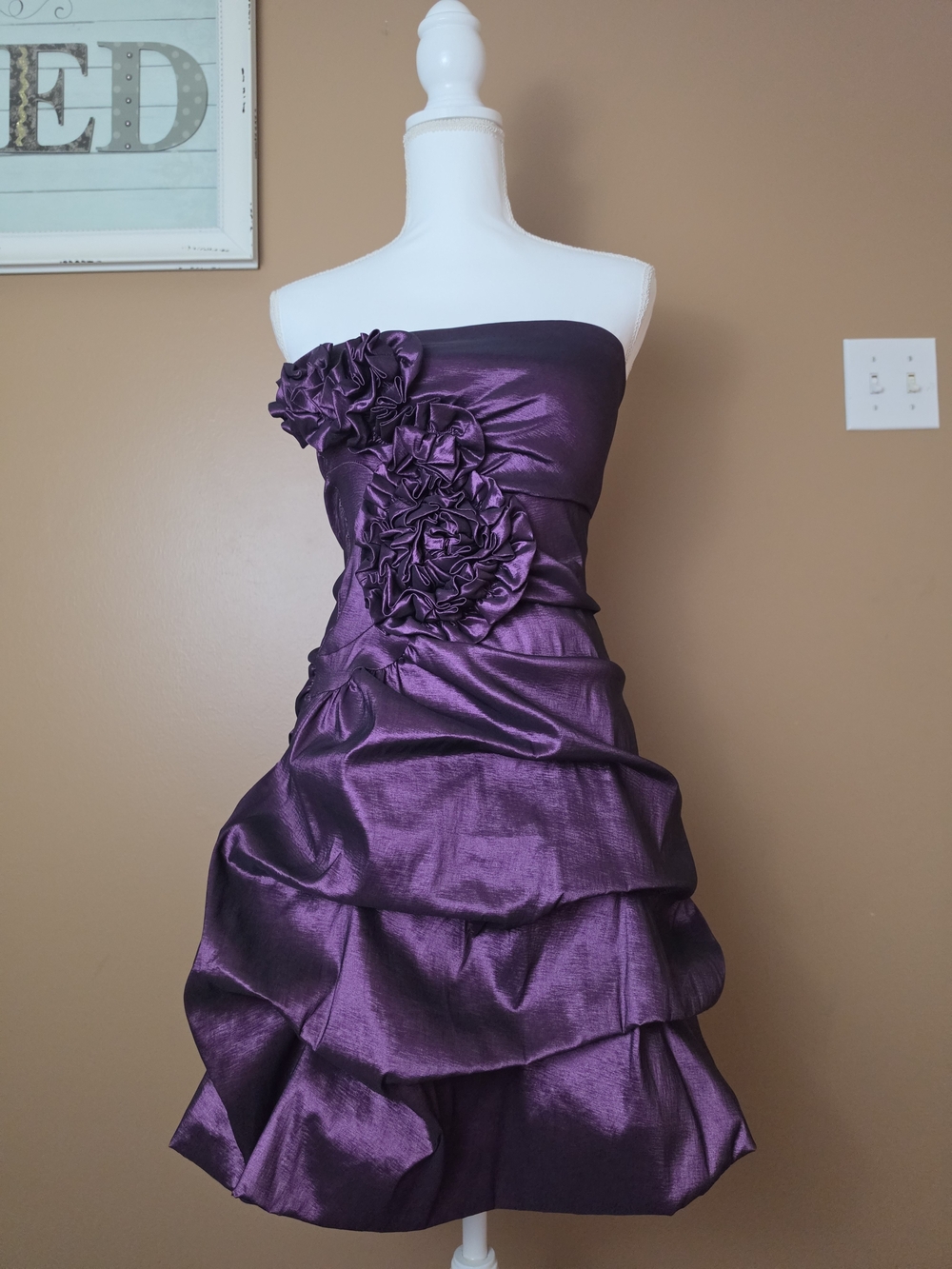 Elegant Strapless Purple Prom Dress with Rosette Detail